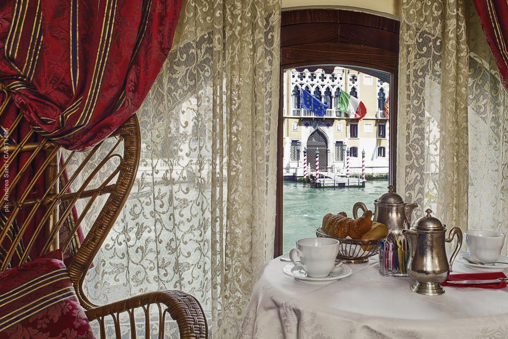Large Double or Twin Room with Canal View